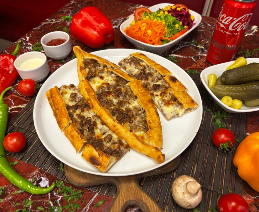 Kavurmalı Pide