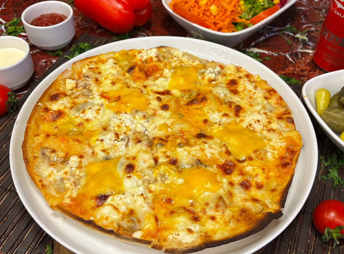 Dört Peynirli Pizza