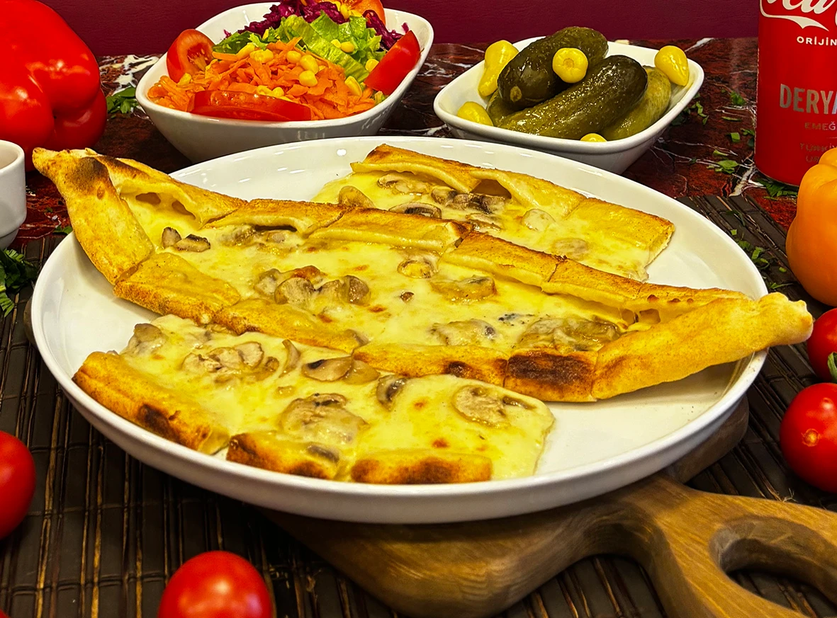 Mantarlı Kaşarlı Pide